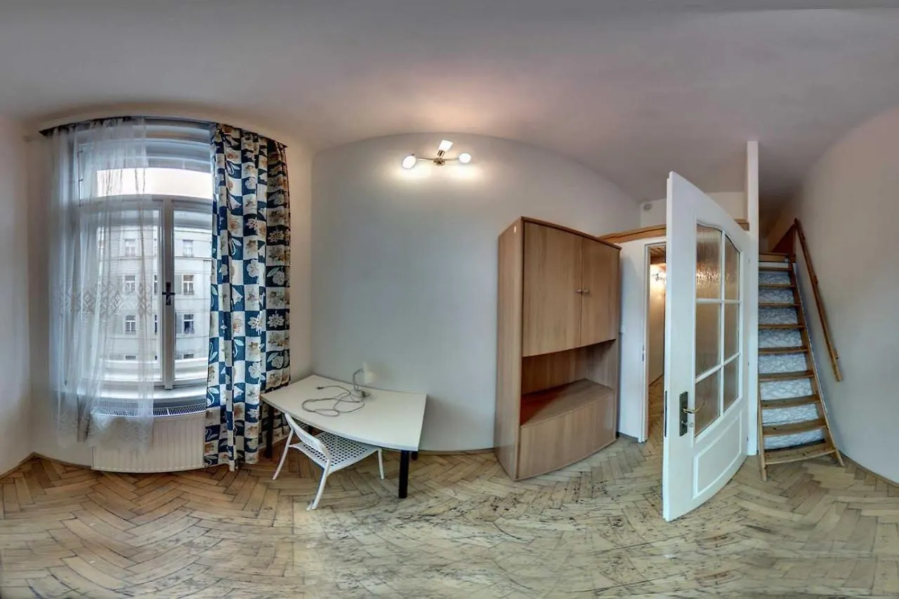 Apartment Lublanska 48 Praga 0*,