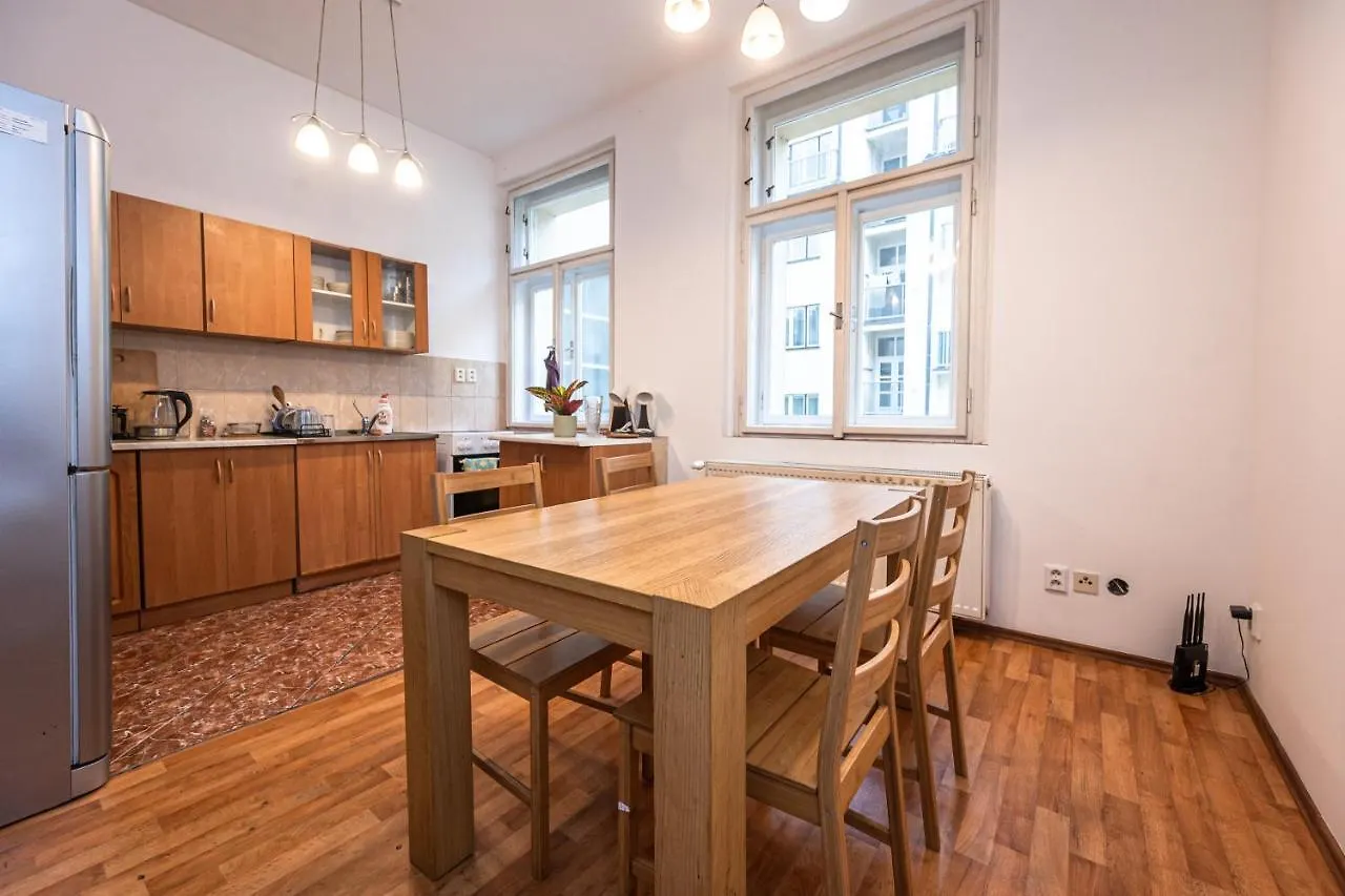 Apartment Lublanska 48 Praga 0*,  Czechy